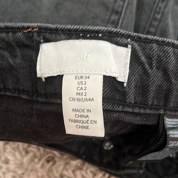 H&M black denim shorts - Picture 3 of 4